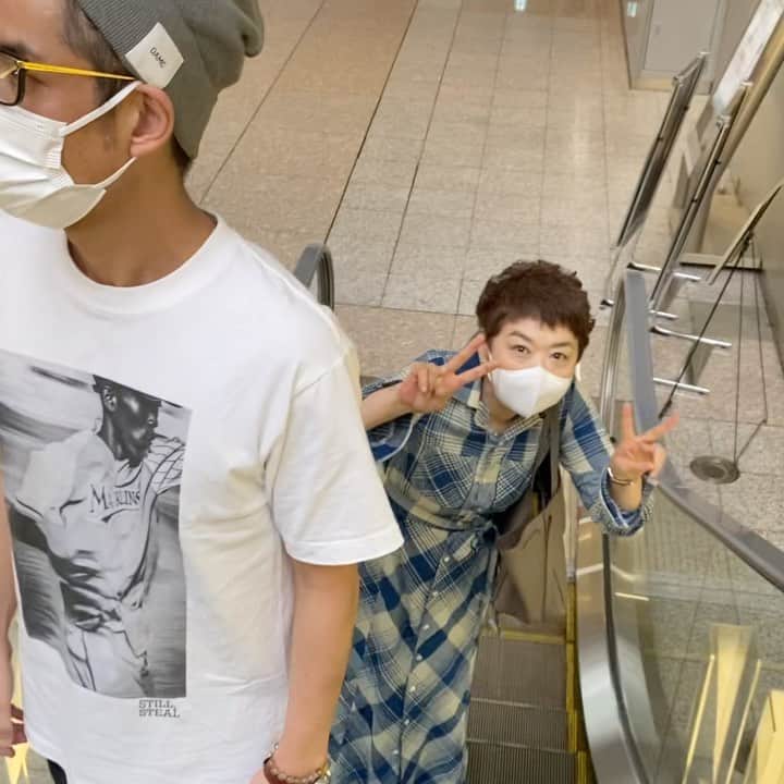 久保田利伸のインスタグラム：「好評だったのでフィードで残しておきます✨😂  #久保田利伸  #弊社社長です #最後は👊 #何も知らない久保田利伸🤣」