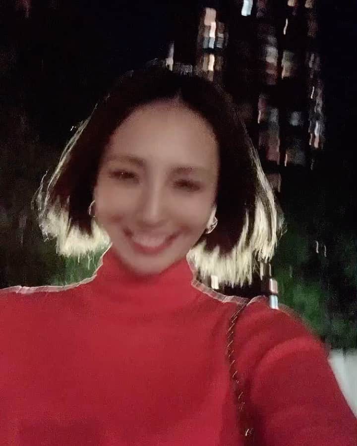 澤田友美のインスタグラム：「パワースポット🤫の通り道 ☦️教会のクロスがみえるでしょ☺︎」