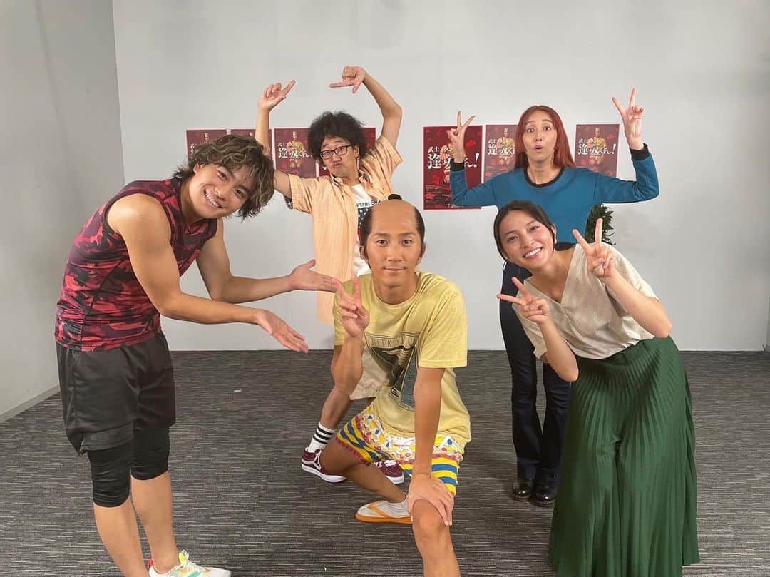 武士スタント逢坂くん！のインスタグラム：「最終話放送まであと1時間🐙 準備はできてますか❓ ⁡ 最後は、 #武士スタント逢坂くん #ありがとう逢坂くん をつけてみんなで一緒に楽しみましょう✨ ⁡ よろしくお願いします👍 ⁡ #濵田崇裕 #ジャニーズWEST #森本慎太郎 #SixTONES #久保田紗友 #長井短 #今井隆文 #シンドラ #日テレ」