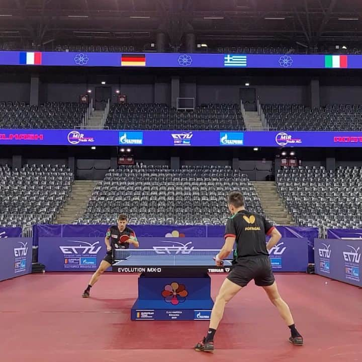 ジョアン・モンテイロのインスタグラム：「Already in Cluj 🇹🇩 for the @ettu_official European Championships. Hall looks great and we are getting ready for the first match on 29th September 🏓🇵🇹🤜🏻🤛🏻  #TeamPortugal」