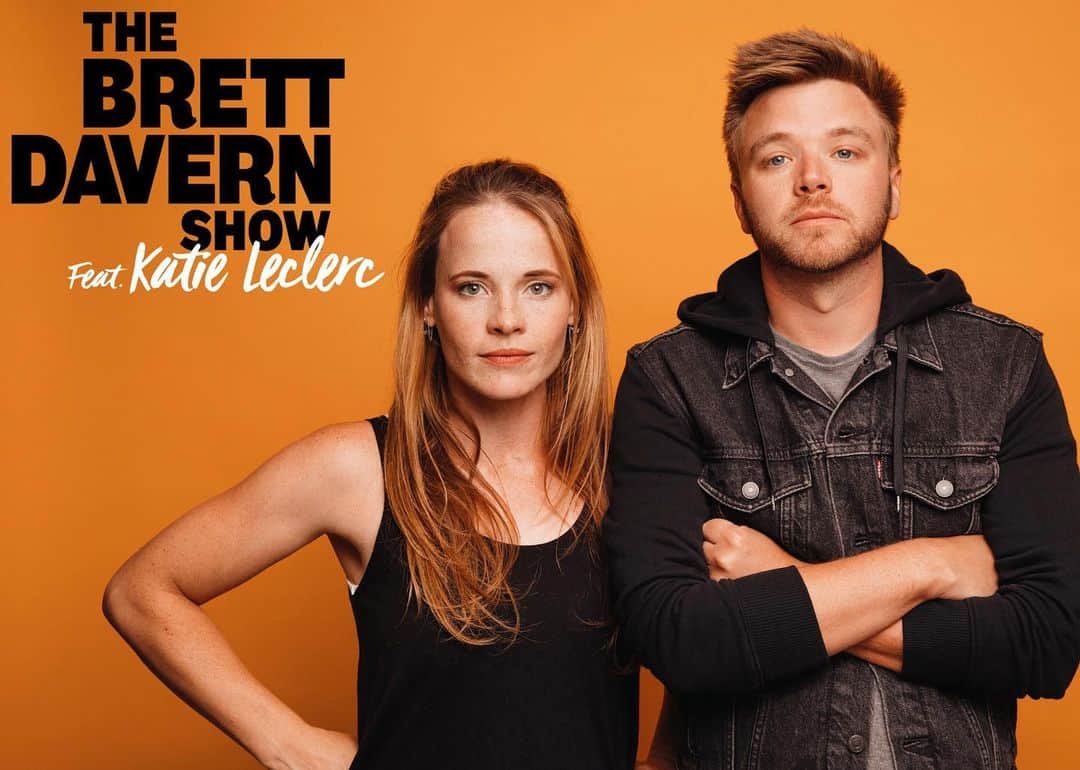 ケイティー・ルクレールのインスタグラム：「Our 1,000th episode of @brettdavernshow is THIS FRIDAY! Make sure to tune in to me and @bdavv on @idobiradio at 7am pst, or wherever you get podcasts. Link in bio!  #podcast #morningshow #idobiradio #thebrettdavernshow #BDS1000」