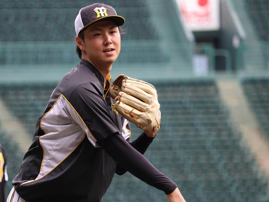 阪神タイガースさんのインスタグラム写真 - (阪神タイガースInstagram)「今日からは甲子園で6連戦！ まずはカープとの3連戦です！  #木浪聖也 選手 #小川一平 選手 #坂本誠志郎 選手 #浜地真澄 選手 #中野拓夢 選手 #阪神タイガース #挑超頂」9月28日 17時06分 - hanshintigers_official