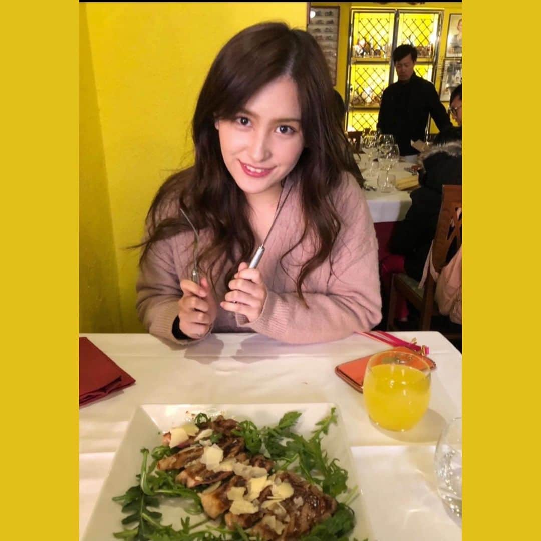 池谷実悠さんのインスタグラム写真 - (池谷実悠Instagram)「卒業旅行ではヨーロッパをまわりましたが 1日でものすごい距離を歩くので これでもりもり食べたら勿体無いと、 痩せたくてスープばかり飲んでいました。 3日目で諦めて オランダの空港で食べたサーモンのお寿司が人生で食べた中で1番美味しかった記憶が...😂  イタリアでは本場のパスタ！！と楽しみにしていたのですが、 思っていたよりも味付けが濃い目で 日本のレンチンで作るパスタ🍝が恋しくなりました  今日の　#ヘアメイク #ボサボサ」9月28日 10時06分 - miyu_iketani