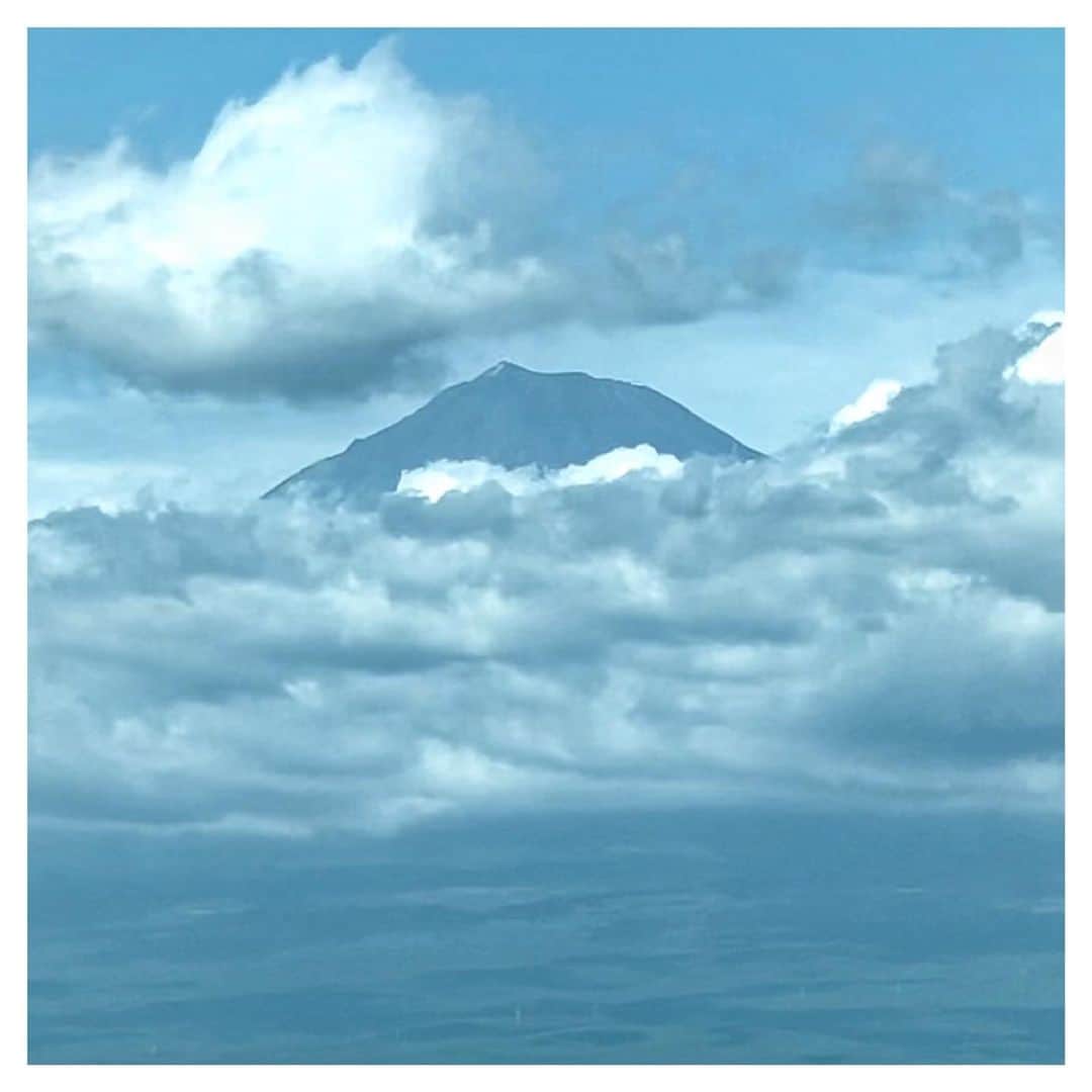 さだまさしさんのインスタグラム写真 - (さだまさしInstagram)「今日の富士山🗻 . #富士山 #さだまさし #sadamasashi」9月28日 13時23分 - sada_masashi