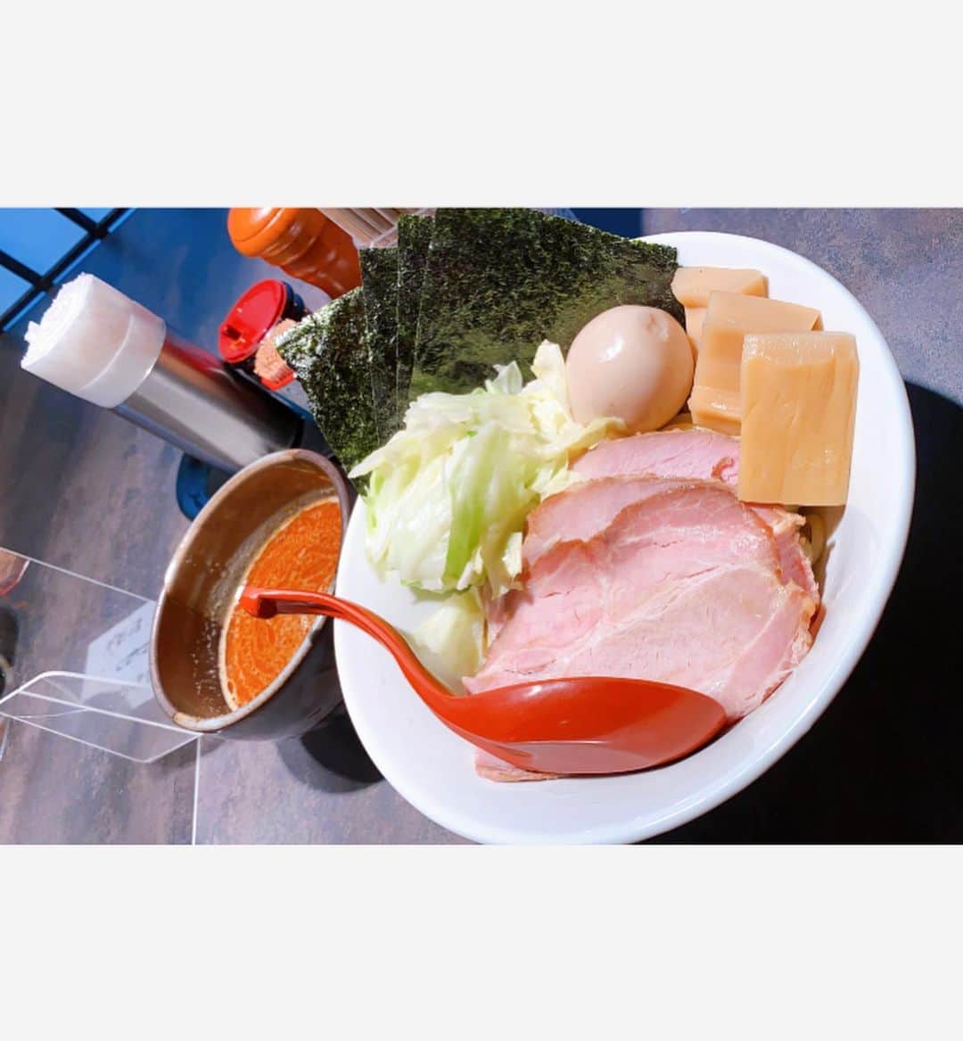 雪音まりな（まーりん）さんのインスタグラム写真 - (雪音まりな（まーりん）Instagram)「食欲の秋❤️ということで🍠 今日は五反田にある「つけ麺gaku」さんのエビつけ麺🦐を食べて来たよ〜🤤 冗談抜きで、ここ最近食べた麺の中で1番美味しかった👏💮😭 飽きることのない濃厚なエビスープに豪華なトッピングと太麺！！ボリューム満点です💯 個人的にはチャーシューがピカイチ美味しかったです👍 店内は意外に広く、席も多かったです。 店員さんもとても感じが良く、より美味しく食べられました🥰 駅からも近いので、みんなもぜひ行ってみてね🙋‍♀️ . . .  @tsukemengaku_gotanda #つけ麺gaku #五反田グルメ #五反田ラーメン #エビつけ麺 #つけ麺 #ラーメン #東京グルメ」9月28日 14時29分 - yukine_dayo