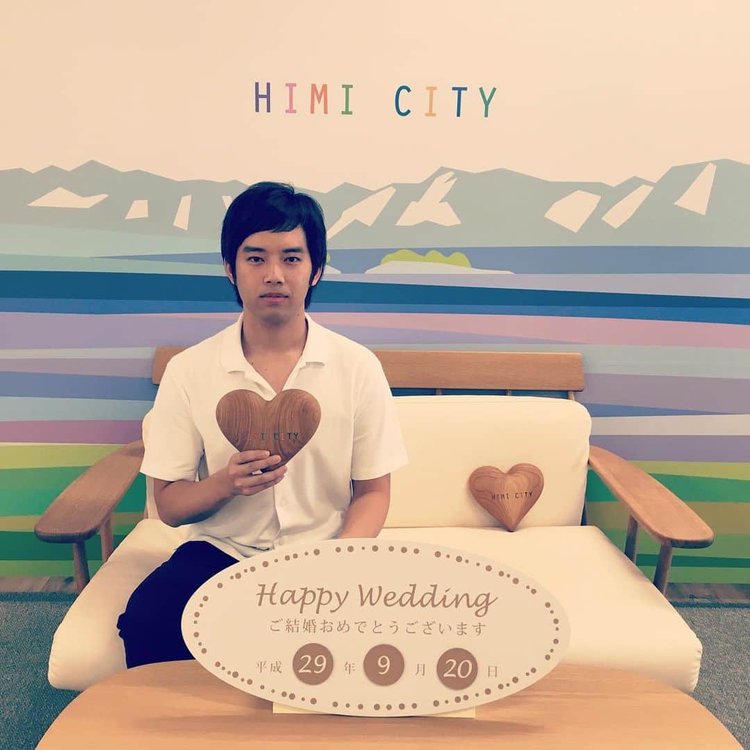 三浦貴大のインスタグラム：「_ 相手のいない入籍 #ばあちゃんロード」