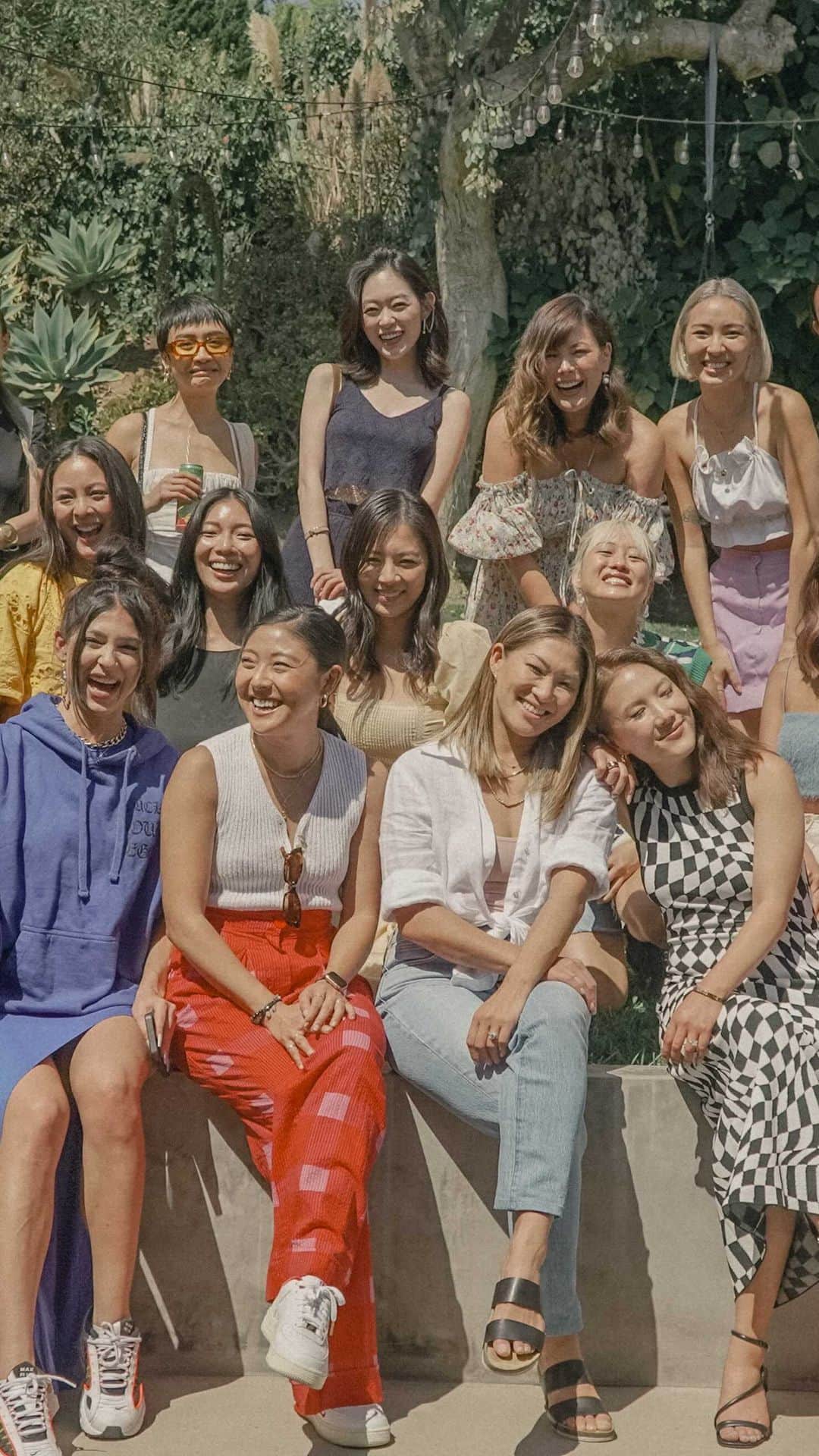 のインスタグラム：「Happy 3rd birthday dearest most wonderful part of my heart @asianamericangirlclub . Wow have we grown! This baby isn’t so little anymore. It’s a full on baby adult child now (lol)! We’re now reaching millions of people a month from all over the globe. What an insane moment that I’m really trying to take in for a second…⁣ ⁣ If there’s one thing I want to say it’s that this community was always for you. Created and shaped by you. I’m so proud of each and every single one of our members who have been part of our big little club since day 1 or those who have just found us. Never in my wildest dreams did I ever foresee AAGC to turn into what it is today in such a short period of time. But you showed up. And you continue to show up over and over again. I’m amazed by you and humbled to my very core. ⁣ ⁣ I feel like it was just yesterday when I was on the floor of my living room wondering if there was anyone else out there in the world who would resonate with this idea. The idea that Asian American women were gorgeously powerful, multifaceted and resilient, but continuously undervalued and objectified. Fetishized and objectified. Kept apart without deep connection. With a hesitancy to truly advocate for ourselves.⁣ ⁣ But all that is changing. We are changing the narrative surrounding who we are and what we can accomplish.⁣ ⁣ One of the things I’m most proud of is the friendships that have been created from all over the globe through our beautiful little community. People who may never have met in this life but are now connected through the everlasting mission and ethos of AAGC. It fills my heart to the brim. ⁣ ⁣ I hope you know that #teamaagc will always be there for you. In the times you feel lost. The times you need a friend. In times you need someone to uplift you higher than you can imagine. Keep going out and making us proud. Never apologize for your existence. Shatter those glass ceilings knowing that you deserve everything that’s on the other side. ⁣ ⁣ There’s so much to come I’m bursting at the seams at all that’s in store for us. So stay ready. Stay undefinable.」