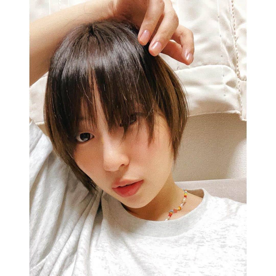 増田有華さんのインスタグラム写真 - (増田有華Instagram)「＊  急に髪伸ばしたくなって伸ばし中。  3枚目のボブくらいにしようかな  ボブかショートのままか迷う  前髪がごっつ伸びてきてけっこう邪魔だけど 今晩切ろうかしら✂︎  にしても髪色超綺麗  抜けてもいい色  @yokotakuxx 天才🍰  ・ ・ ・ #hair #hairstyle #haircolor #haircut #へああれんじ #へあーすたいる #へあからー @yokotakuxx @principe_harajuku #ショートヘア #ショートボブ #ショートカット #しょーとへあ #しょーとかっと女子 #ショートカット女子」9月28日 18時02分 - masuyuka_official