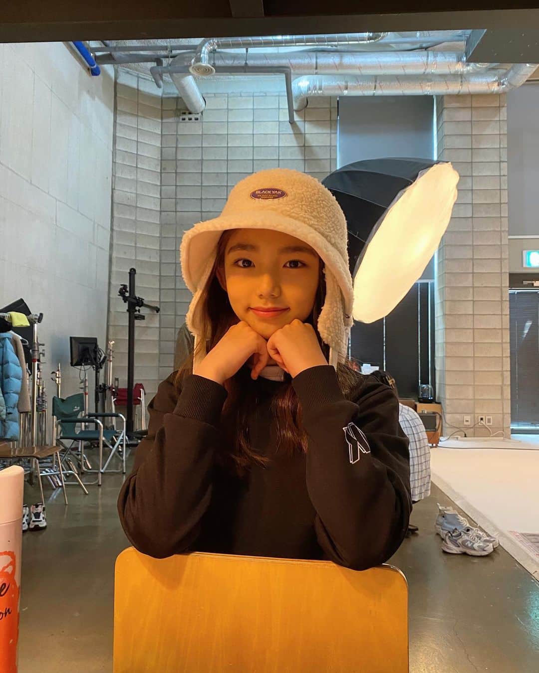 のインスタグラム：「오늘 날씨 참 오락가락😵‍💫  #키즈모델 #주니어모델 #아역배우 #이은채」