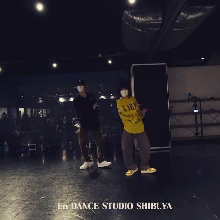 のインスタグラム：「きのうの @endancestudio くらす😃 lilnasxにハマる今日この頃。 楽しい。 9月ラストクラス来てくれた皆さんありがとうございました🦵🦵🦵🦵 song @lilnasx - scoop choreograph @akosun828」