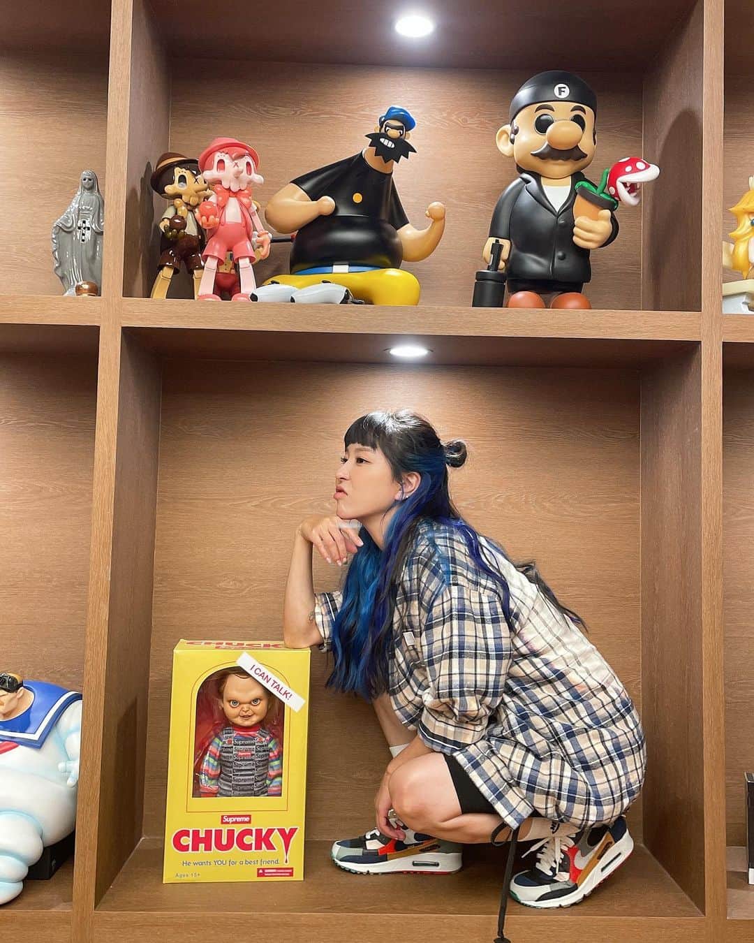 BoAのインスタグラム：「나 사실 이런거 좋아함 🙈😂🥰 근데 쳐키는 무서움 😫 마리오 주셔서 감사합니다🙏 잘 간직 할게용!! :)」