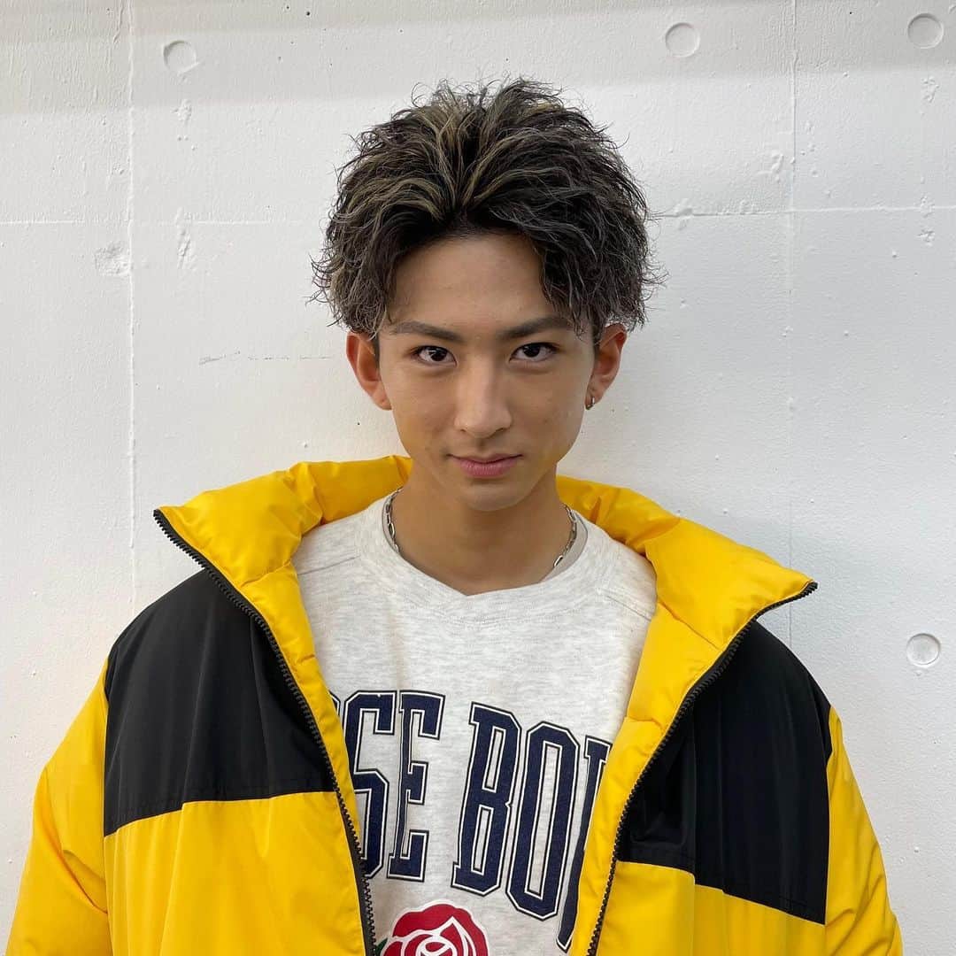 前田俊さんのインスタグラム写真 - (前田俊Instagram)「はじめての髪型😳」9月28日 19時20分 - maeda__shun