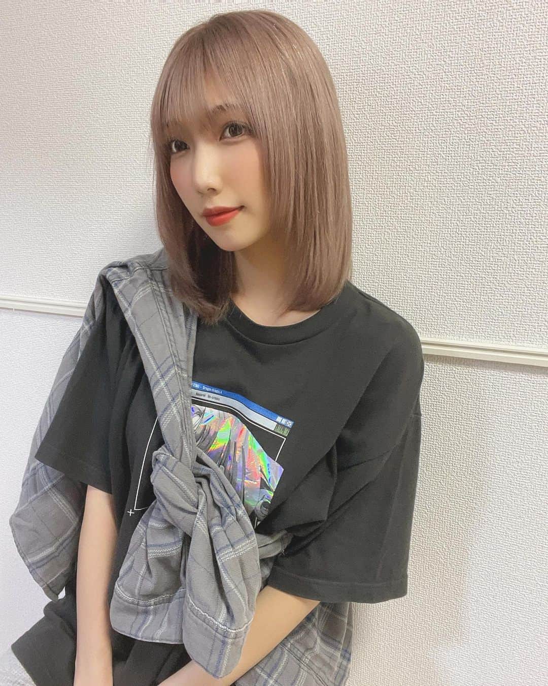 霜月めあさんのインスタグラム写真 - (霜月めあInstagram)「昨日ヘアメンテしてもらった✌️ いつもありがとうございます〜〜 . . . #霜月めあ #めあめあ #haircolor #hairstyle #コスプレイヤー #グラビアアイドル #cosplay #japanesegirl」9月28日 20時52分 - meameachan