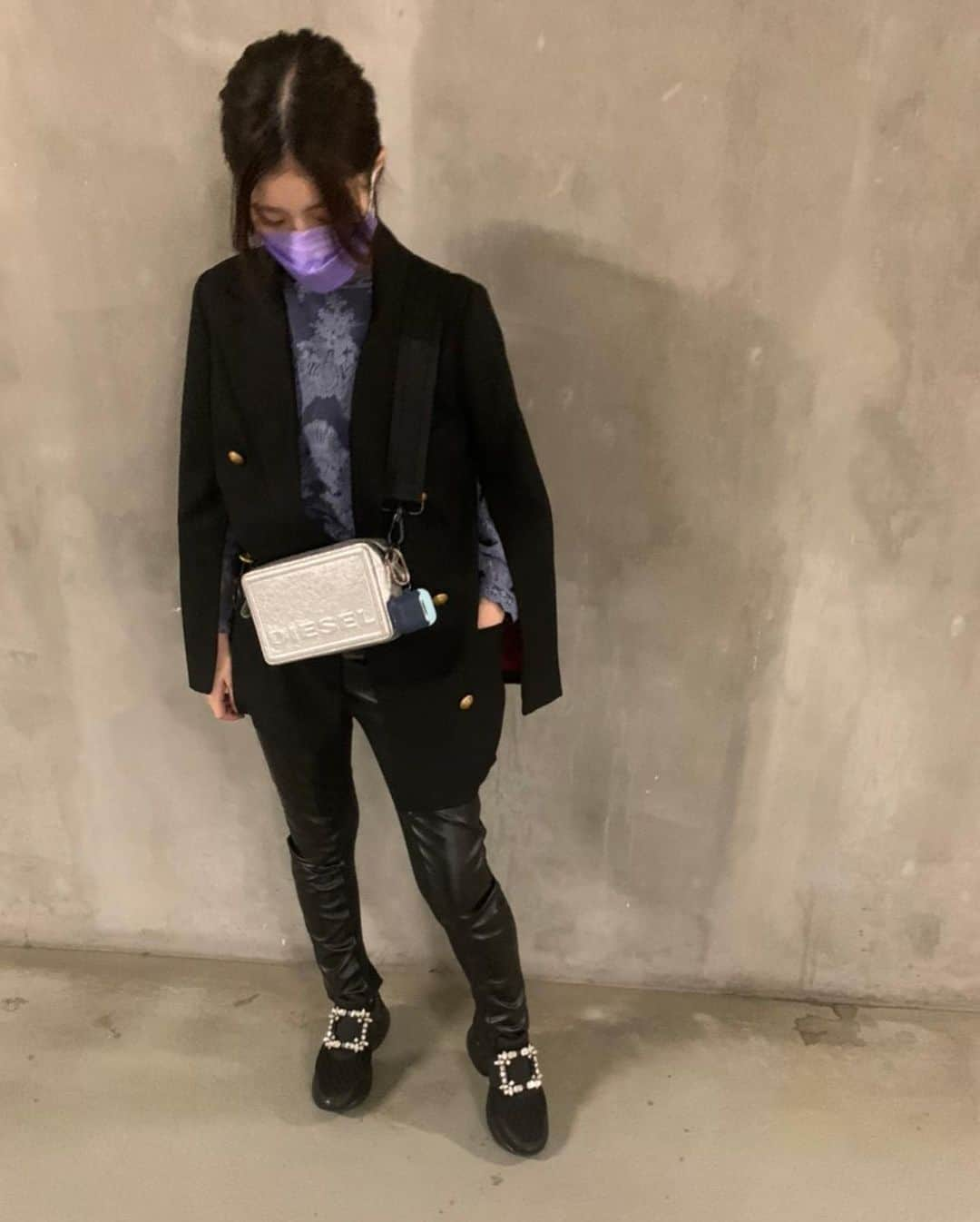 小林星蘭さんのインスタグラム写真 - (小林星蘭Instagram)「この前着た服〜 新しく買ったジャケットが本当に可愛くて 袖の所がチャックで開くんですよね… 中は赤色でかっこいいしこの形ずっと欲しかったので これから愛用します🖤🐺 #ootd #fashion #小林星蘭」9月28日 21時57分 - k_seiran_ta