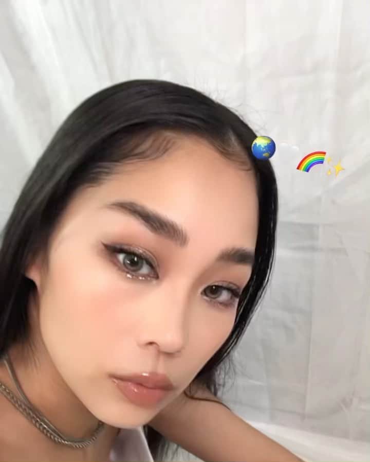 TOKINEのインスタグラム：「Official Audioの時のメイク😌🌈 @kiki_labbit のヘアもメイクも可愛すぎて天才。👼🤍✨ 魔法かけてくれてありがとう🥺❤️‍🔥」