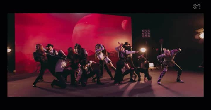 Kasperのインスタグラム：「Bad Love @bumkeyk   Choreo by @kasper0524  @v1nh  @asupi_pipi」