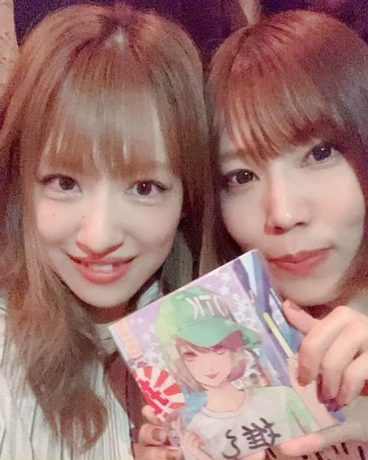 小野晴香のインスタグラム：「先日！ 久々会えた〜 けど頻繁に連絡とってるから久々感なさすぎたぞ 笑  CDありがとね❣️ 名古屋ライブ応援いく❣️ (願望  #手動ブーメラン わら」
