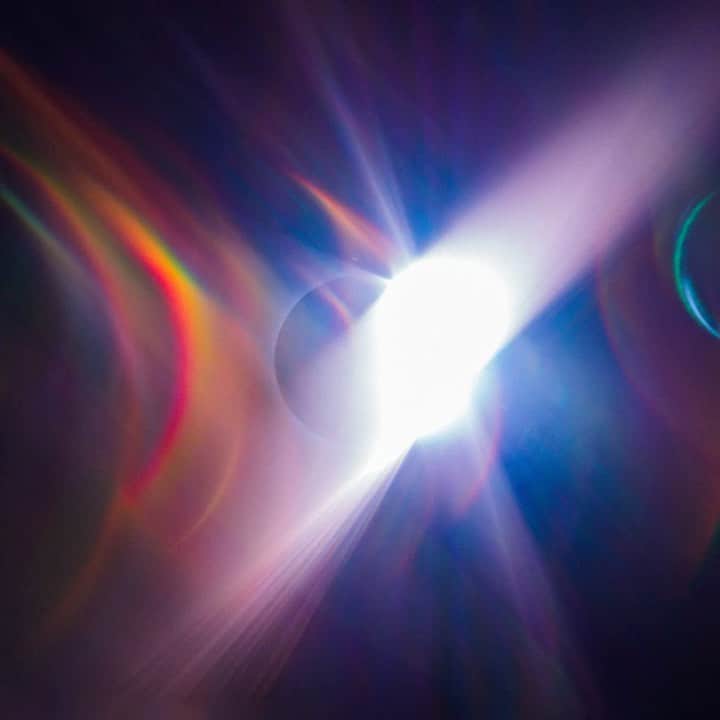 Cole Riseのインスタグラム：「New series incoming! Embracing misfits from a solar eclipse, letting the moon’s craters distort the light as it bounces inside my lens. Help me name it in the comments - winner gets a print from the series!  UPDATE: Thanks for all the fantastic suggestions! “Luna Obscura”stuck out as a great way to describe how the lunar surface bends and scatters the light in the moments before totality, in effect acting as the first element in a lens 240,000 miles long. (you can see the crater shadows in the light beams when the video is paused) Congrats @danemachiela! Print heading your way!」