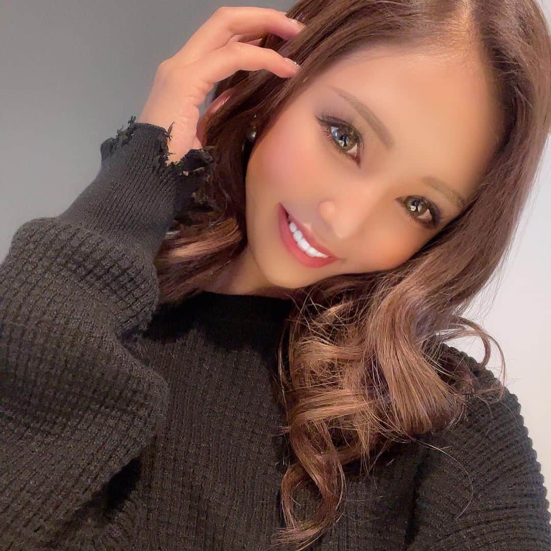 藤咲ひなたのインスタグラム：「おはようございます💓 今日は1日やる事たーっくさんあるから、やり尽くしていきます😢 めんどくさい事嫌いなんだけど、やらなければ😔✨」