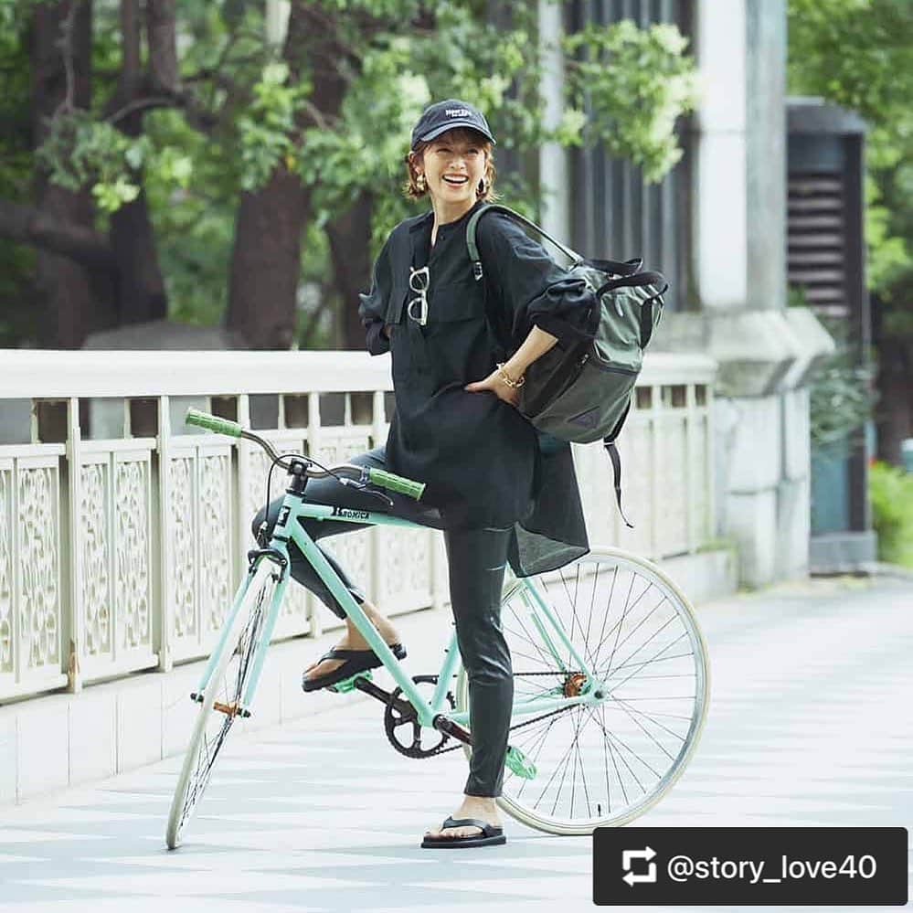 畑野ひろ子のインスタグラム：「自転車コーデのページから。 長女の頃から愛用していた自転車が昨年故障💦 電動が使えず、ずっと買おうか迷っていたけど、これを機に私専用の電動自転車を買おう！」