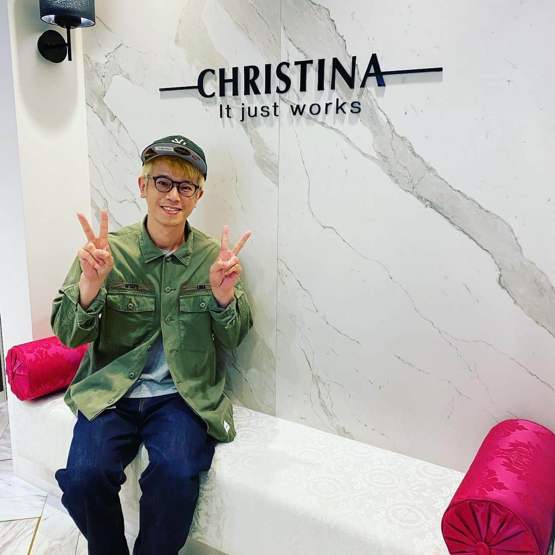 庄司智春のインスタグラム：「医療脱毛してきたぜ！ おかげでツルツルだし ツルツルだと筋肉も良く見える♡ #クリスティーナクリニック  #christinaginza 医療脱毛」