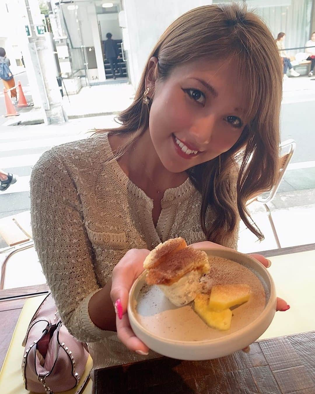 神谷麻美さんのインスタグラム写真 - (神谷麻美Instagram)「#美と健康 に向けた#ランチコース 食べたよ🍽😋💓💓✨ 全部美味しかったぁ🥰💖💖✨  #テラス席 気持ちいいよね🌱💕✨  #シャイニーアウル表参道 🌸  #表参道カフェ #表参道ランチ #表参道グルメ #表参道カフェ巡り」9月29日 21時21分 - asamice428