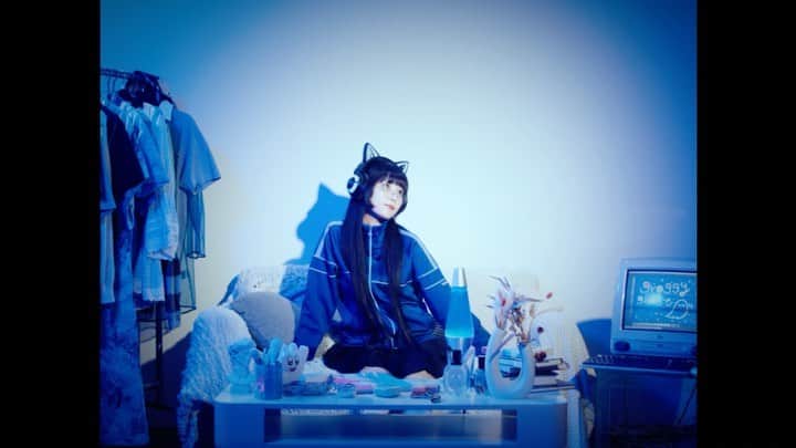 DAOKOのインスタグラム：「Daoko & TAAR's first joint single "groggy ghost" is out now! Watch now at the link in bio💙  Music by @taar88 & Daoko  Director：mothefucko @motherfucko  Director of Photography：Kota Watanabe (ROM inc.) @kohta44  Lighting：Takashi Watanabe @tremolo_watanabe  Producer：Shotaro Narikawa @iyochang.tokyo   Hair&Make-Up：Megumi Kuji @megumikuji_luckhair  Choreographer ：NON (ELEVENPLAY) @non0812  English translation：John Ando @johnando  Production：ROM inc. @rom_inc_tokyo  Special thanks：FURMAN FOR EVERYONE Costume cooperation：古着屋 深緑 @fukamidori__」