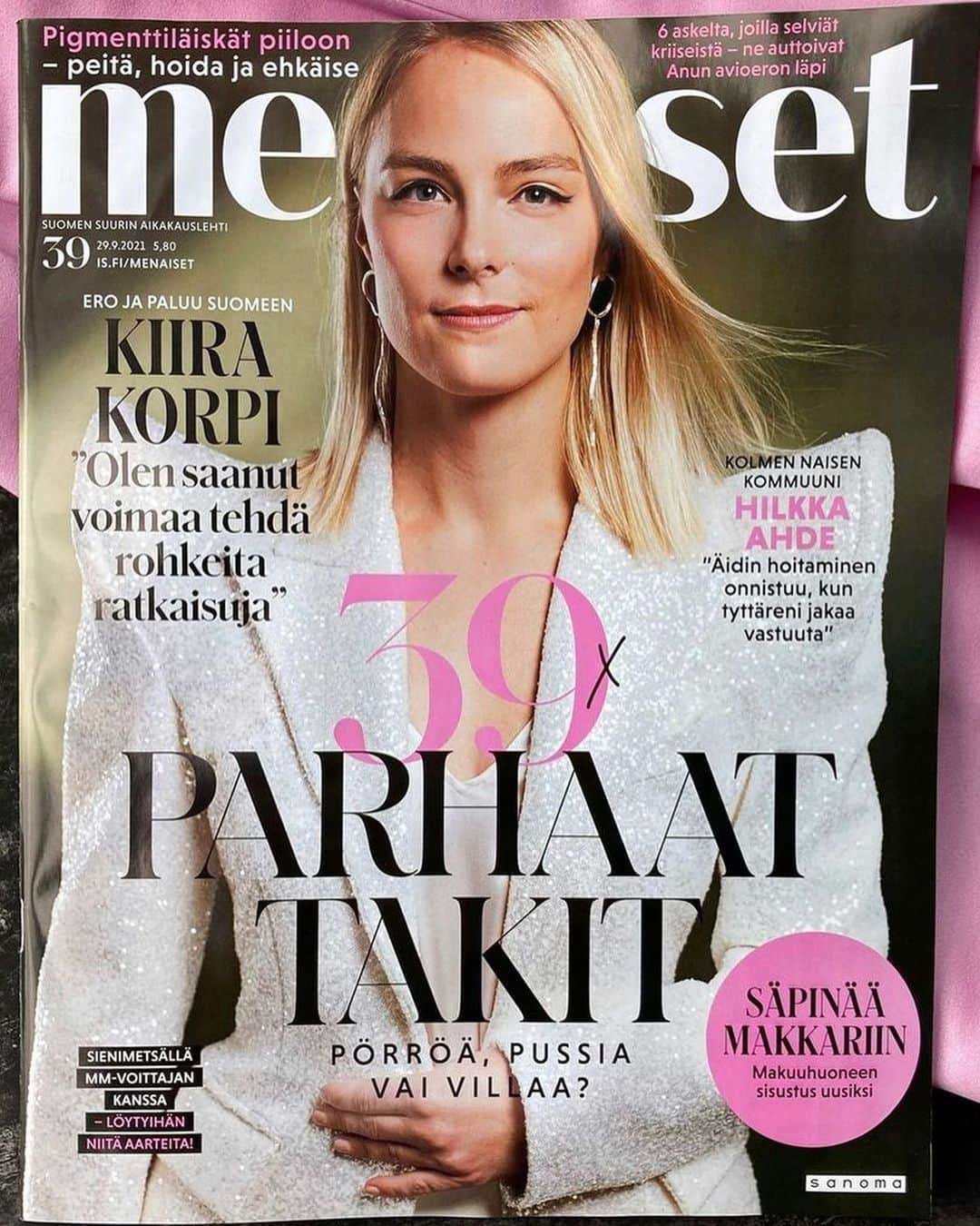 キーラ・コルピのインスタグラム：「Tänään ilmestyneessä @menaiset lehdessä on harvinaisen syvällinen ja tarkkanäköinen henkilökuva minusta.  ”Olen tehnyt valtavia muutoksia ja paljon työtä sen eteen, että pystyn elämään itseni kanssa paremmin. Olen vahvistanut sisäistä kompassiani ja saanut voimaa tehdä rohkeita ratkaisuja sekä puolustaa itseäni.”  Sinä joka epäröit itseäsi, kyseenalaistat sen mitä intuitio tai keho sinulle kertoo, sinä ihanan herkkä ja vahva ihminen, haluan sanoa sinulle, juuri sinulle, että luota vaan. Antaudu. Luota. Hyppää. Elämä kyllä kantaa kun sen vietäväksi uskaltaa asettua.  Lämmin kiitos upealle tiimille❤️ @annahuovinen  @heidireponen  @ninanuorivaara  @tanjahakamo @sari.parkkonen @jutta_maria」