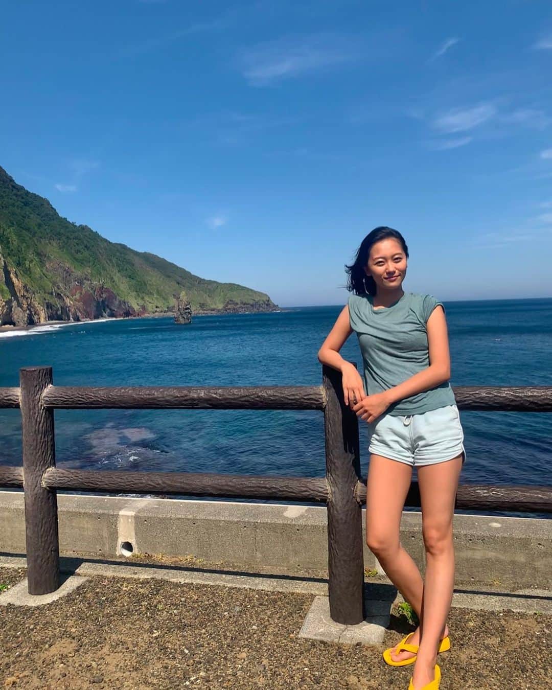 工藤綾乃のインスタグラム：「本日、テレビ東京にて「東京放置食堂」第3話放送です👀👏🏻今日は夜更かししてね  みなさんからの温かいコメントが毎度嬉しいです。 ありがとうございます #東京放置食堂 #工藤綾乃」