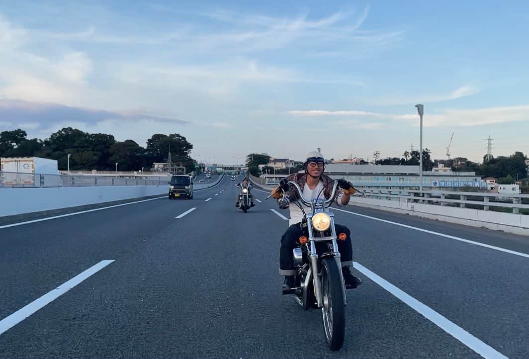 関川良さんのインスタグラム写真 - (関川良Instagram)「おかえり相棒🏍 ケイさん @hancar_motorcycle_key いつもありがとうございます🙏 #harleydavidson #evo #xlh1200c #xlh1200 #motorcycle #motorbike #harley #bike #sportster #hancarmotorcycle #japan #tokyo」9月29日 17時36分 - ryosekikawa