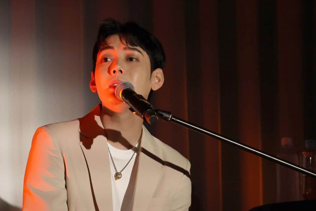 のインスタグラム：「9月も明日で終わりですね🍁🍂  MYNAME mobileでは「GUN WOO SPECIAL SHOW 2019 ～Good Luck～1部」を公開しました🙌🏻✨  ぜひご覧になってください🎶  ✔️📱http://myname-mobile.com/ #myname #마이네임」