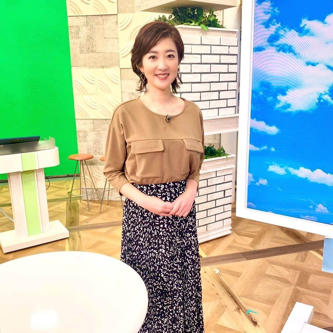 池尻和佳子さんのインスタグラム写真 - (池尻和佳子Instagram)「今日の衣装でした‼︎  10月から値上がりするもの、明日特集でお伝えします。  値上がりラッシュの秋。皆さんはどうやって節約していますか⤴︎  #spicchi#薬院#lycka#アクセサリー#accessory #タダイマ#rkb#さけみゆみさん#スタイリスト #秋#styling#stylist#アナウンサー#池尻和佳子」9月29日 19時52分 - wakako_ikejiri_rkb