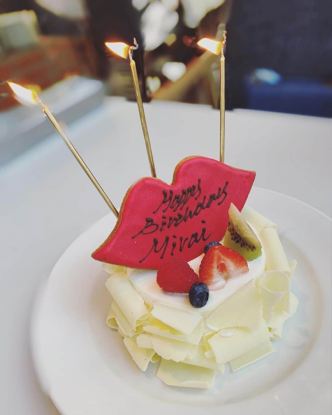 太田麻美さんのインスタグラム写真 - (太田麻美Instagram)「@kozuma.m のお誕生日お祝い🎂💝 なかなか会えてなくて、久しぶりに会えて嬉しかった✨  #happybirthday #hbd #myfriend #lunch #cake #お誕生日 #ランチ #六本木 #六本木ランチ #マーサーブランチ」9月29日 20時01分 - asami0523