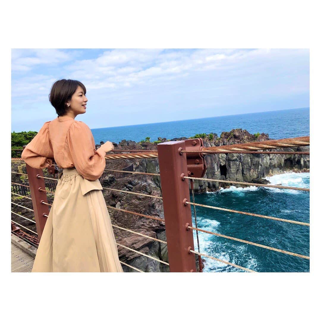 佐藤美希のインスタグラム：「とある撮影で観光スポットへ。 撮影だと忘れてしまうくらい楽しかった〜☺️！ 新たな目標ができました！  詳しくはまたお知らせしますね✨ お楽しみにー！  #衣装 #mystywoman #観光スポット #なんの撮影かはまだ🤫 #また後日」