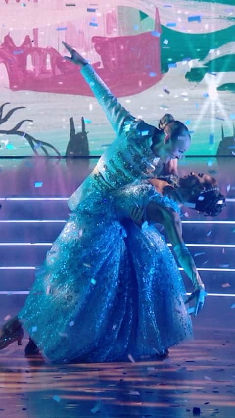 のインスタグラム：「. I definitely posted our rehearsal video that was shot on my phone yesterday…. Soooo here we go again but this time with the real version!! Still can’t get over this moment  🥺😭🌟 @itsjojosiwa  #dwts #disney #cinderella」