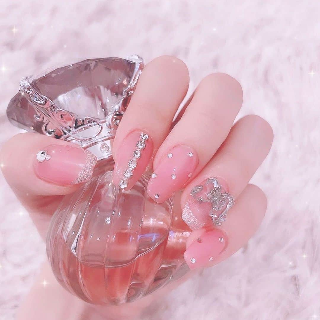 斎藤あみりさんのインスタグラム写真 - (斎藤あみりInstagram)「New♡ ・ ・ ・ ・ #newnail#ネイル#パピヨンネイル#フレンチ」10月14日 15時59分 - amirichan123