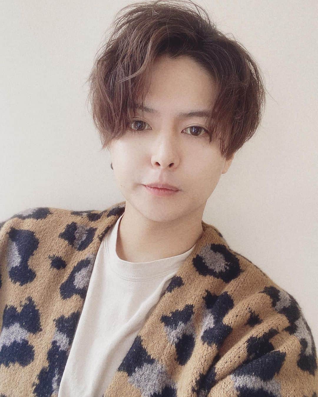 鈴木勤（ごんごん）さんのインスタグラム写真 (鈴木勤（ごんごん）Instagram)「髪切った もるさん ごんさん ヘアカタ