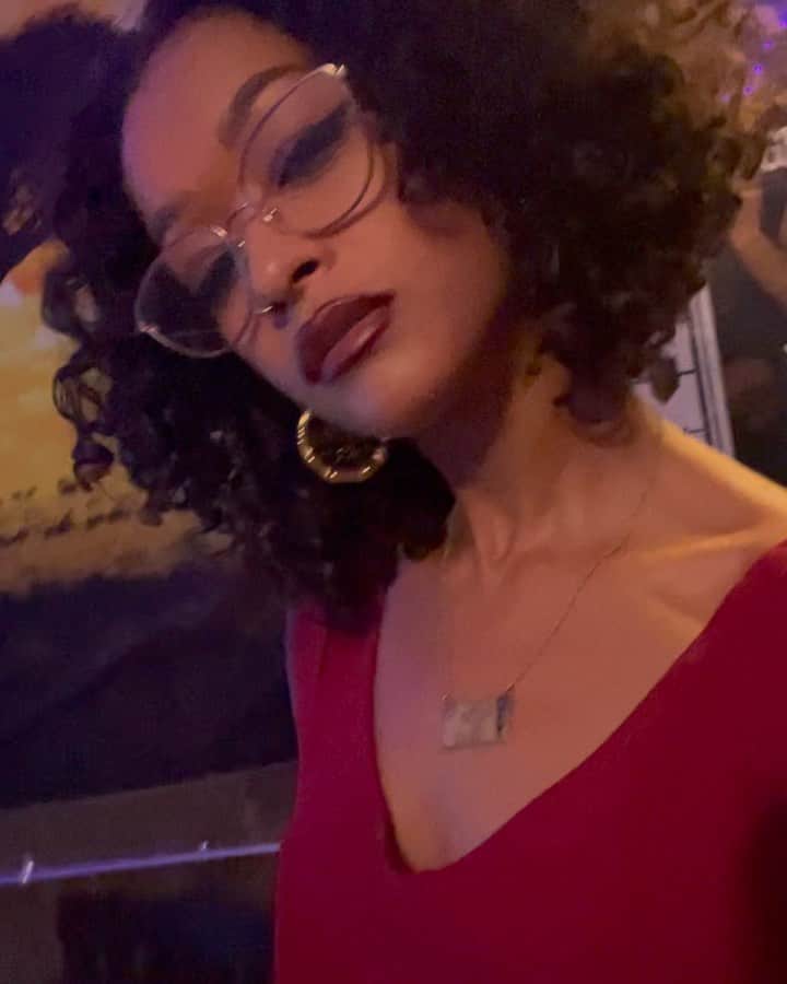 スキン・ダイアモンドのインスタグラム：「Is Mercury retrograde over yet? 😅 Rhetorical question.」