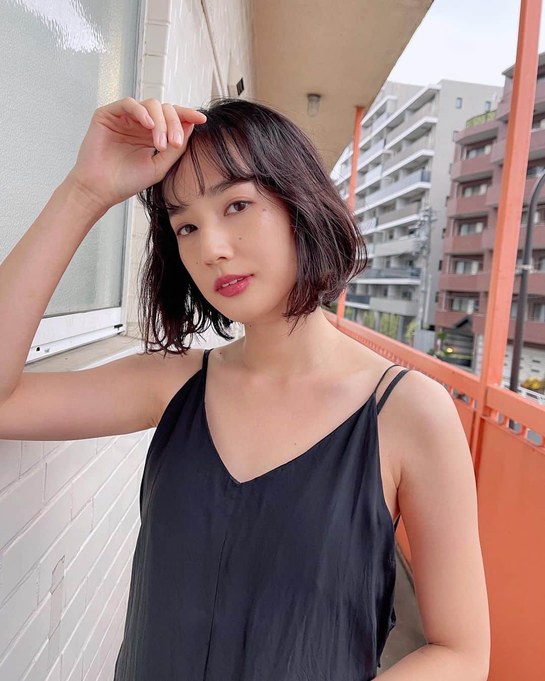 高嶋香帆のインスタグラム：「大人っぽいのと、ガーリーなものと📷💓」