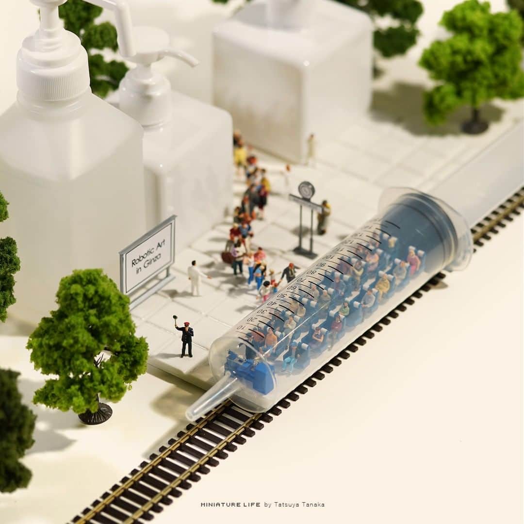 田中達也さんのインスタグラム写真 - (田中達也Instagram)「⠀ Train Selection🚃 ⠀ 電車をテーマにした作品を集めました。 #鉄道の日 ⠀」10月14日 12時00分 - tanaka_tatsuya