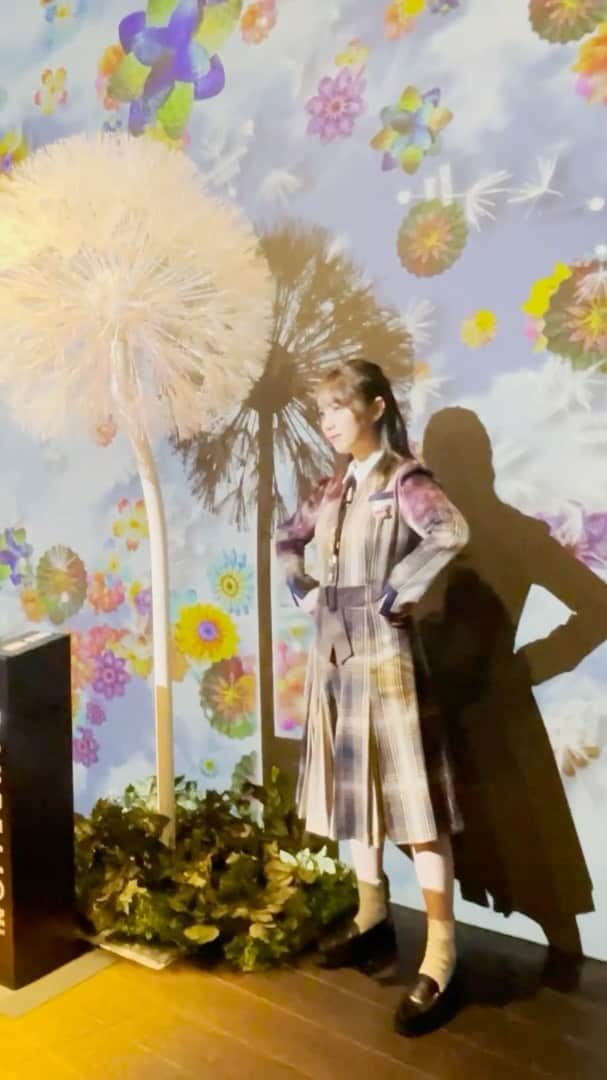日本沈没-希望のひと-のインスタグラム：「赤坂Bizタワー１階で、村松亮太郎 / NAKEDのアートプロジェクトとコラボ中の体験型イベント『日本沈没 ー希望のひとー × DANDELION PROJECT』に居酒屋看板娘の愛ちゃん役の与田祐希さんが体験しにきてくれました！🌼.*  #日本沈没 #日本沈没希望のひと」