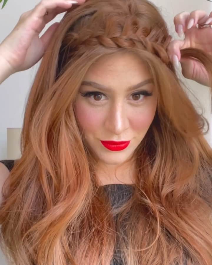 マリ・マリアのインスタグラム：「Como fazer uma tiara de trança 🥰😍」