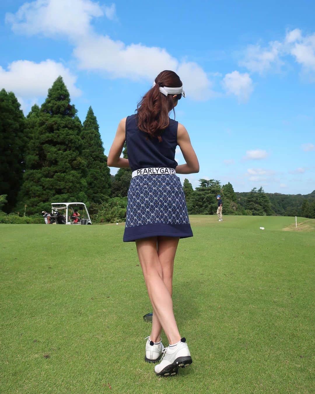 ImotoEtsuyo さんのインスタグラム写真 - (ImotoEtsuyo Instagram)「#こんばんは  ・ #ラウンド ・涼しいと思ったけど まだまだ暑くて💦…  ・ 日焼けしない様に。 ・  #ゴルフウェア  @pearlygates_official  #パーリーゲイツ  ・ ・ #動画はまた投稿しますね #golf  #golfwear  #golffashion  #ゴルフ女子  #ゴルフファッション  #ゴルフコーデ  #ゴルフ場 #ゴルフ  #⛳️  @toyocc1971  #トーヨーカントリークラブ」9月29日 22時06分 - bisuhada