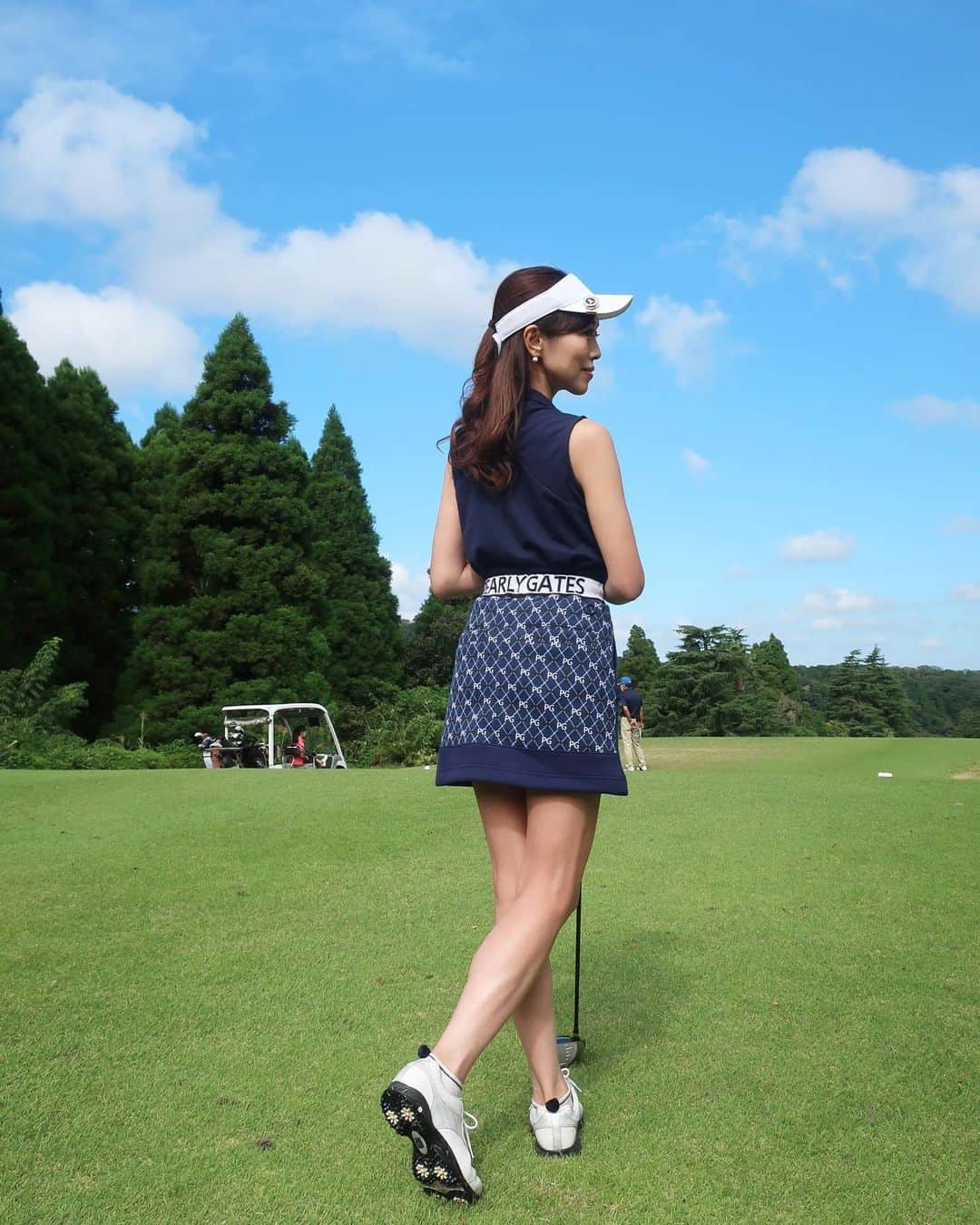 ImotoEtsuyo さんのインスタグラム写真 - (ImotoEtsuyo Instagram)「#こんばんは  ・ #ラウンド ・涼しいと思ったけど まだまだ暑くて💦…  ・ 日焼けしない様に。 ・  #ゴルフウェア  @pearlygates_official  #パーリーゲイツ  ・ ・ #動画はまた投稿しますね #golf  #golfwear  #golffashion  #ゴルフ女子  #ゴルフファッション  #ゴルフコーデ  #ゴルフ場 #ゴルフ  #⛳️  @toyocc1971  #トーヨーカントリークラブ」9月29日 22時06分 - bisuhada