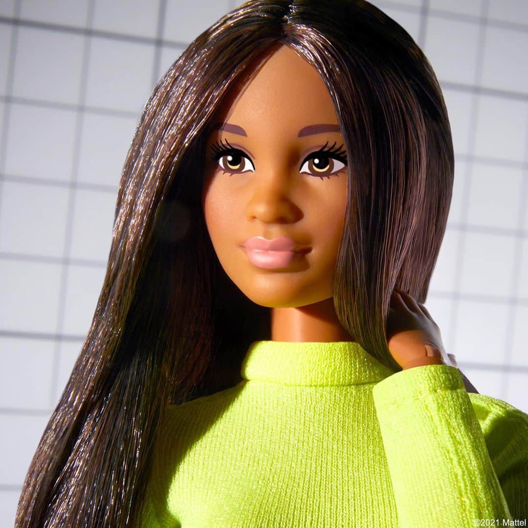ソフィー・ロペスさんのインスタグラム写真 - (ソフィー・ロペスInstagram)「A dream to collaborate with @Barbiestyle for #HispanicHeritageMonth Nothing brings me more joy than to see our beautiful features, bodies and shades reflected in Barbie. An honor to work on this project. Latin Barbie is strong, bold, unique and empowered. ✨ #Barbie #Barbiestyle」9月29日 23時02分 - sophielopez