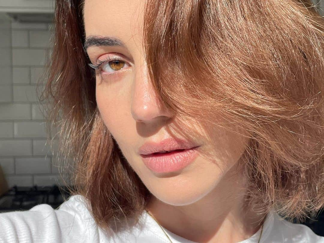 アデレード・ケインさんのインスタグラム写真 - (アデレード・ケインInstagram)「Felt cute, might delete later 🙂」9月30日 1時24分 - adelaidekane