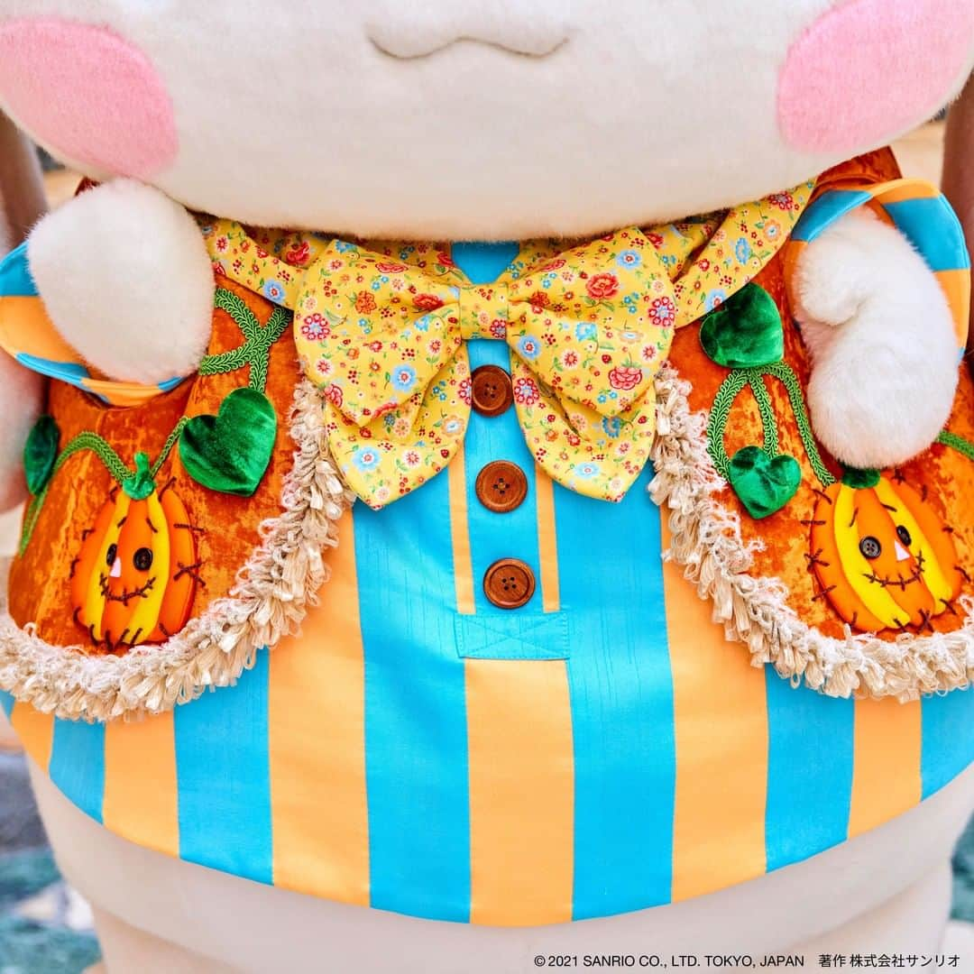 Sanrio Purolandさんのインスタグラム写真 - (Sanrio PurolandInstagram)「୨୧ ハロウィンコスチュームを着てゴキゲンなシナモンを発見！？👀✨  ハロウィン仕様になったハットも見せてくれているみたい🧡  秋らしくて明るいコスチュームがとってもお似合いだね♪ - #ピューロハロウィン #サンリオピューロランド #sanriopuroland #ピューロランド #ピューロジェニック #ピューロ #サンリオ #テーマパーク #サンリオ好き #ゆめかわ #ゆめかわいい #KAWAII  #インスタ探検隊 #シナモン #シナモロール #推し事 #推しのいる生活 #ピューロハロウィン2021 #ハロウィン2021 #ハロウィン #Halloween」9月30日 10時00分 - purolandjp