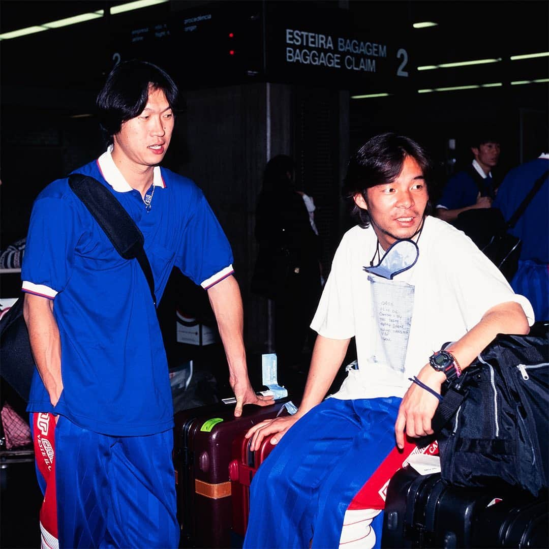 鹿島アントラーズさんのインスタグラム写真 - (鹿島アントラーズInstagram)「本日より「KASHIMA ANTLERS 30th ANNIVERSARY BOOK」の販売スタート！  クラブ創設30周年という節目で発行される、唯一の公式メモリアルフォトブック。レジェンドや選手のインタビューもございます！  計160ページにわたる読み応え十分の1冊。30年分の思い出をぜひお手元に！  #鹿島アントラーズ #kashimaantlers #Ｊリーグ #jleague #小笠原満男 #曽ケ端準 #秋田豊 #長谷川祥之 #鬼木達 #レオナルド #leonardo #オズワルドオリヴェイラ #oswaldooliveira #ダニーロ #danilo #マルキーニョス #marquinhos #土居聖真 #岩政大樹 #佐々木竜太 # #zico #遠藤康 #金崎夢生 #ペドロジュニオール #pedrojunior #30周年」9月30日 10時01分 - kashima.antlers