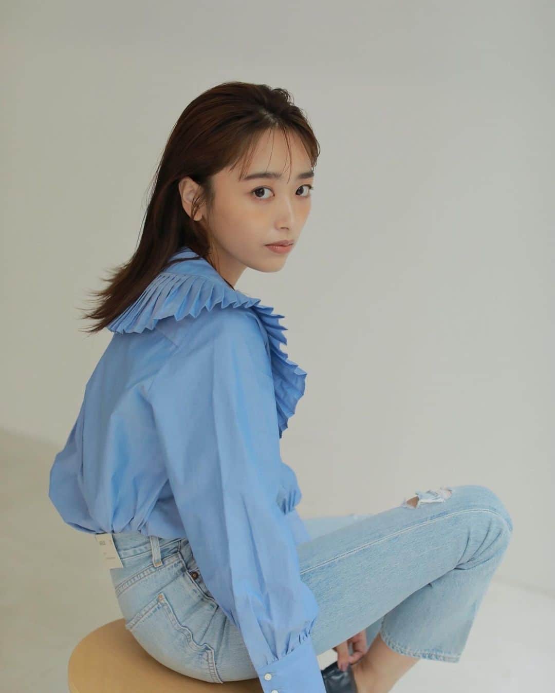 近藤千尋のインスタグラム：「おはようございます🌞 アイコン変えちゃった❣️ この時の撮影の画像🥰  木曜日！今日も頑張ろう📣  📷 @choppachopper  💄 @izumisam  👚 @hankyu_lobby」