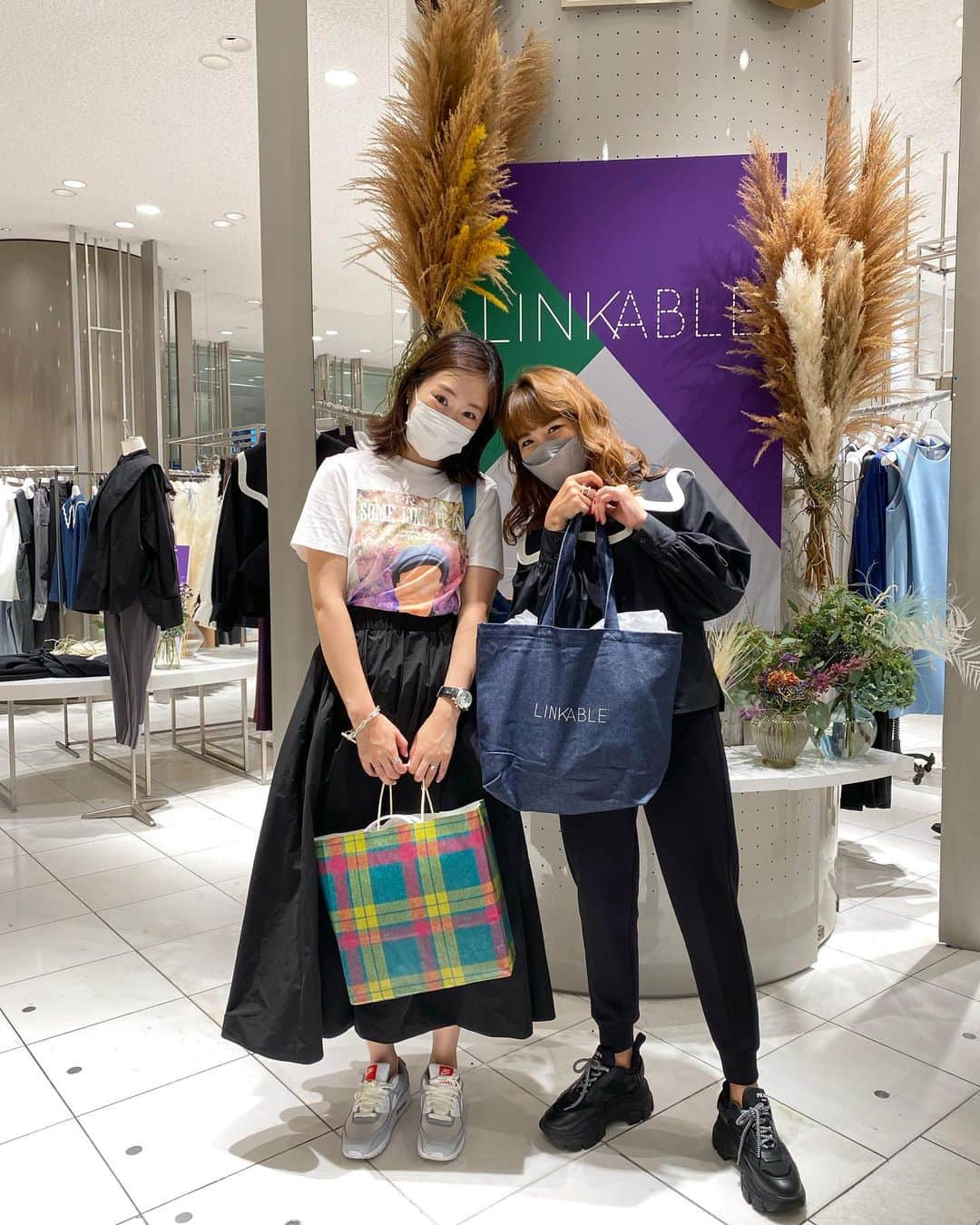 Mai Wakimizuさんのインスタグラム写真 - (Mai WakimizuInstagram)「伊勢丹新宿店でのpopup shop、お友達も沢山駆けつけてくれました♡(全員との写真載せられなかった...)saorinなんて神戸から日帰りでわざわざ来てくれた（；＿；）愛やん♡久しぶりに会えたお友達も沢山居て、皆のパワーが活力となり本当に疲れ吹っ飛んだ♡この御恩は絶対忘れない！皆有難う♡ #linkable#伊勢丹新宿店」9月30日 12時09分 - wakkin__m